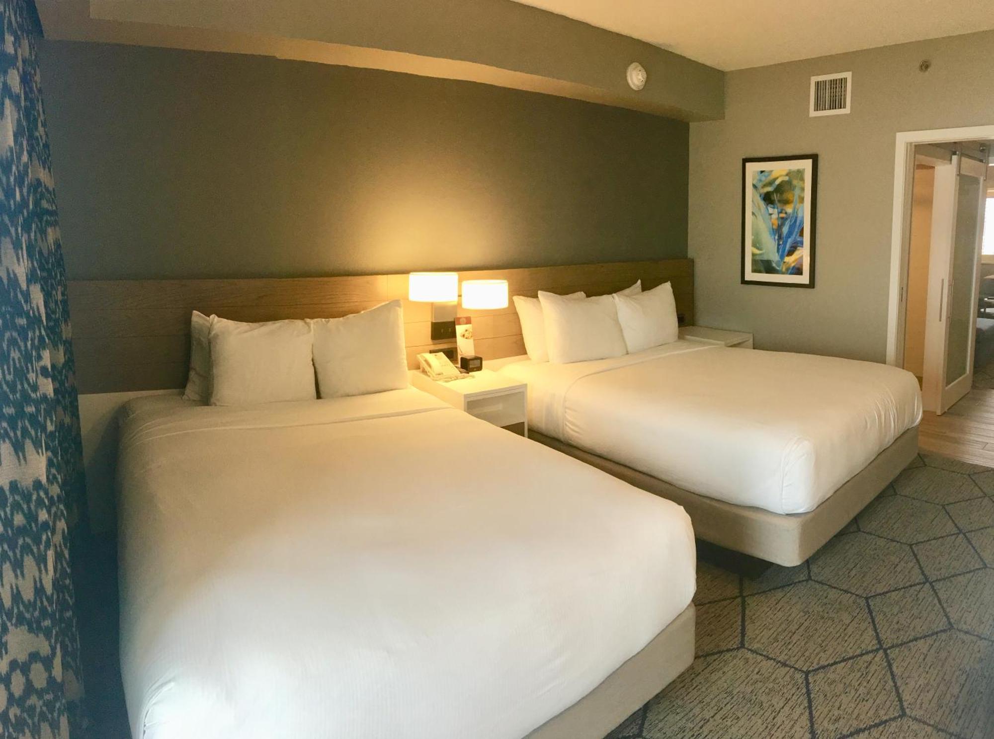 ดับเบิลทรี สวีตส์ บาย ฮิลตัน เมลเบิร์น บีช โอเชียนฟรอนต์ Hotel ภายนอก รูปภาพ